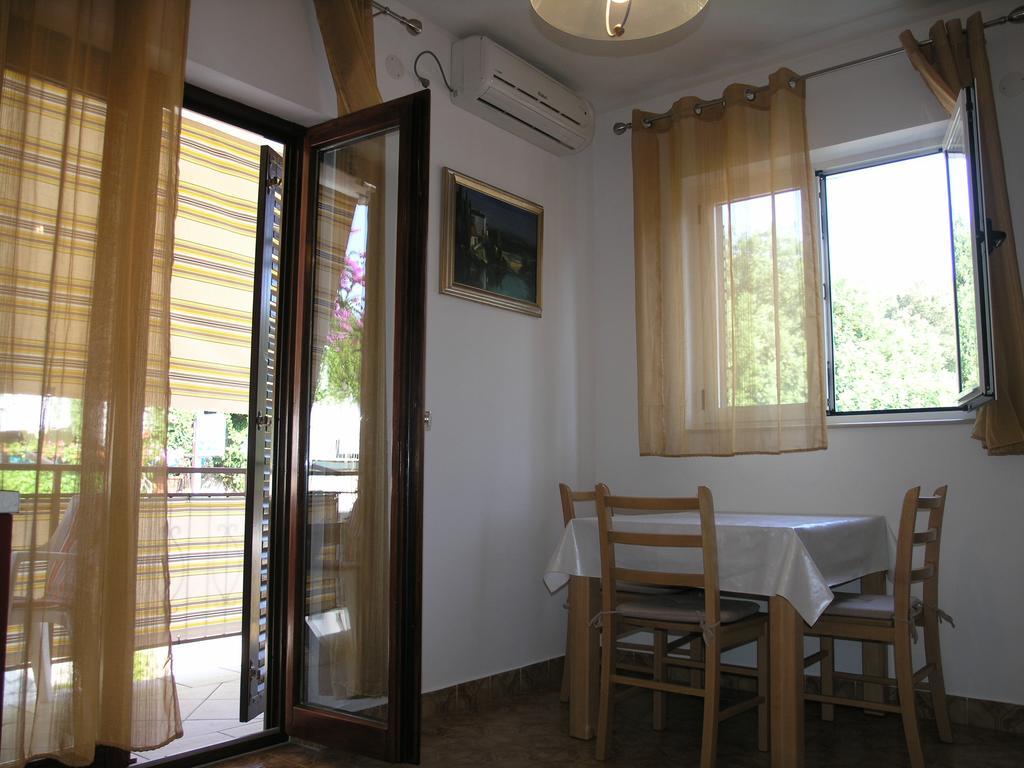 ילסה Apartments Rubinic חדר תמונה